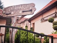 Pohľad z ulice Penzión Ali Bojnice - tabuľa